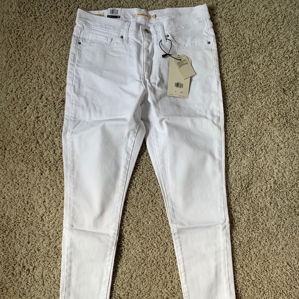 NWT Levi’s Shaping Skinny Ankle Jeans